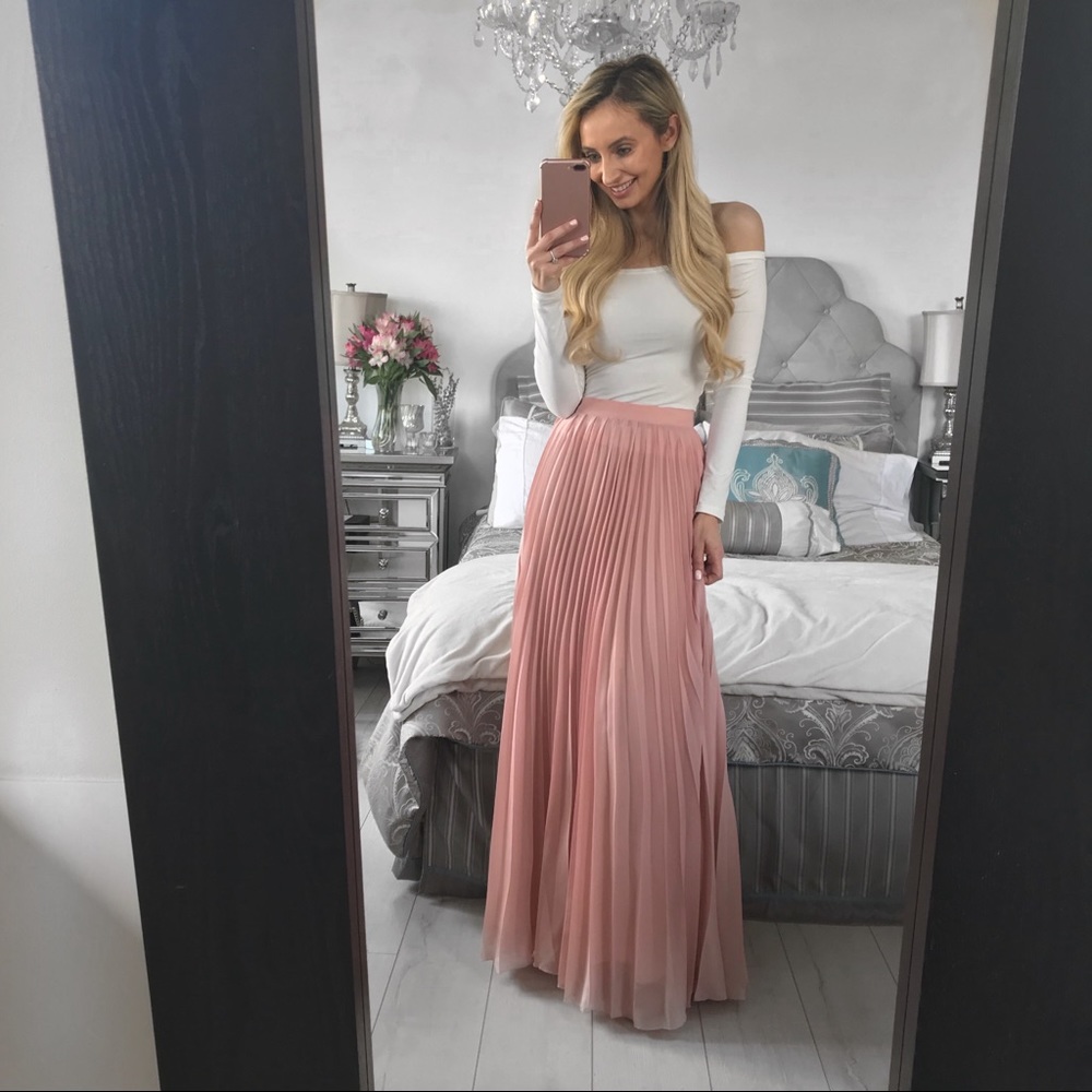 LAST ONE!!! Blush Chiffon Maxi Pleated Skirt - Picture 5 of 7